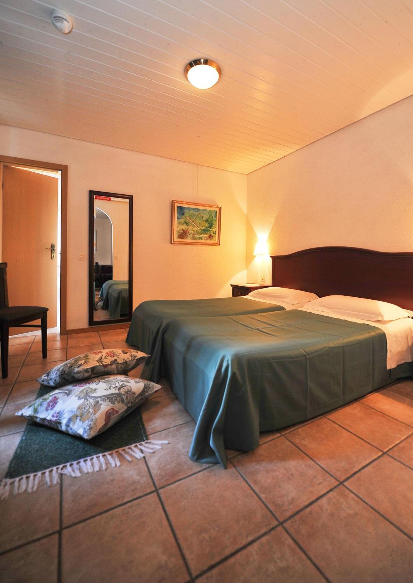 Hotel Ristorante Grotto Serta Lamone Pokoj fotografie